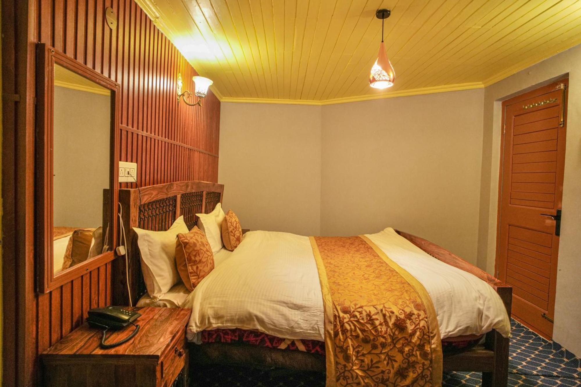 Hotel Little Silver Pahalgam Luaran gambar