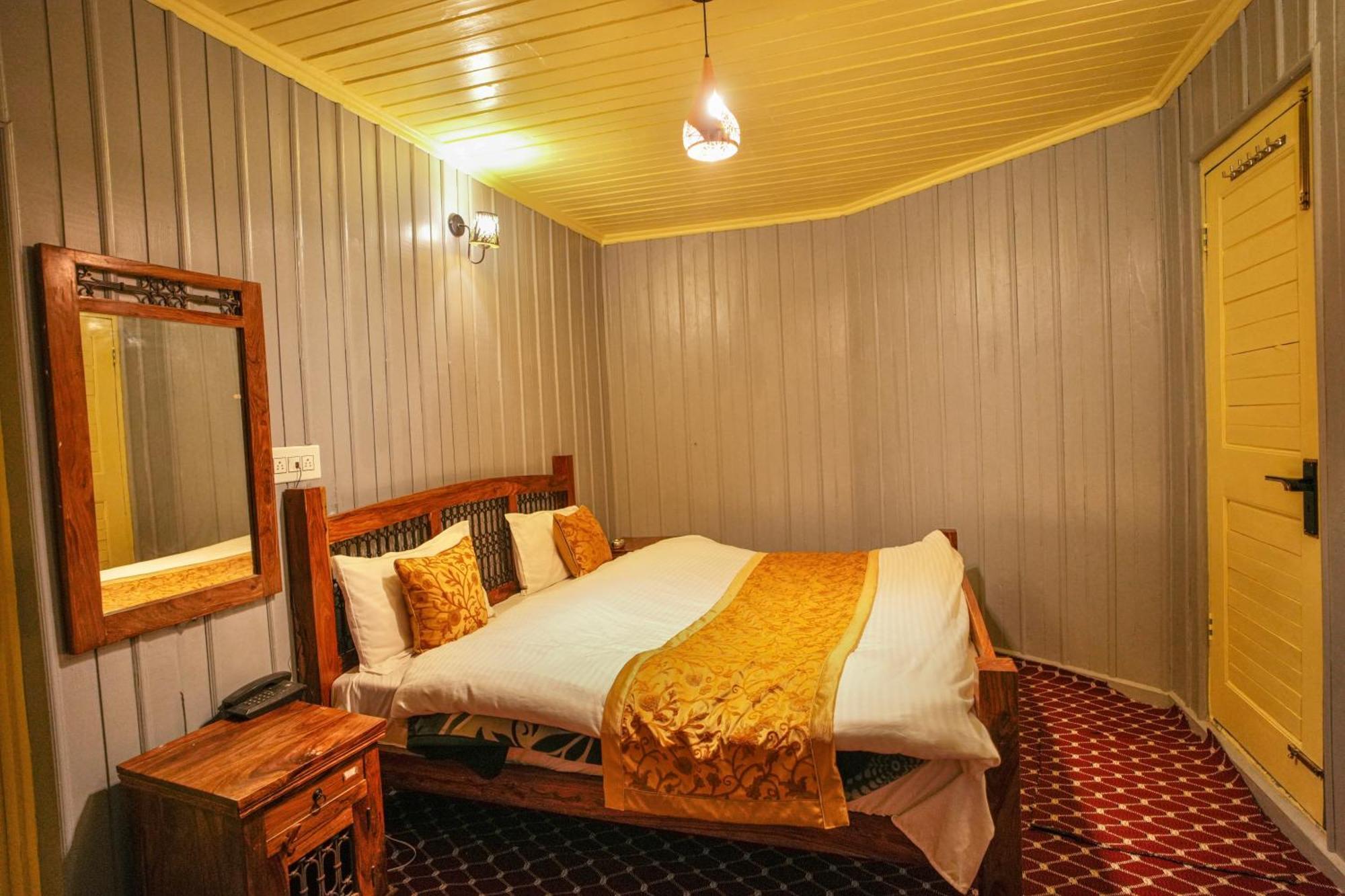 Hotel Little Silver Pahalgam Luaran gambar