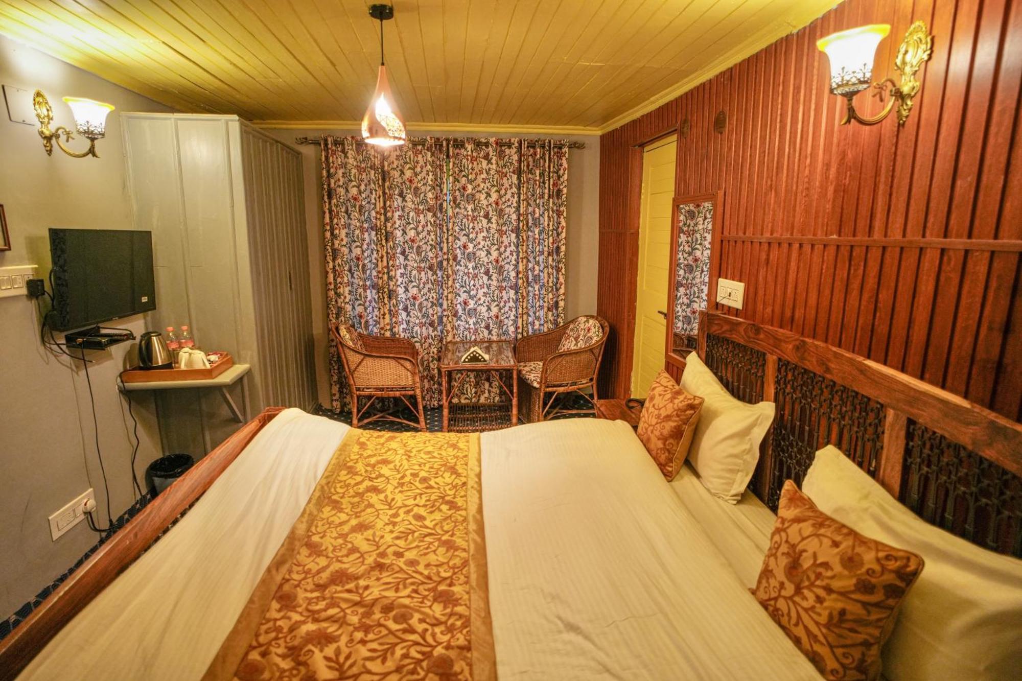 Hotel Little Silver Pahalgam Luaran gambar