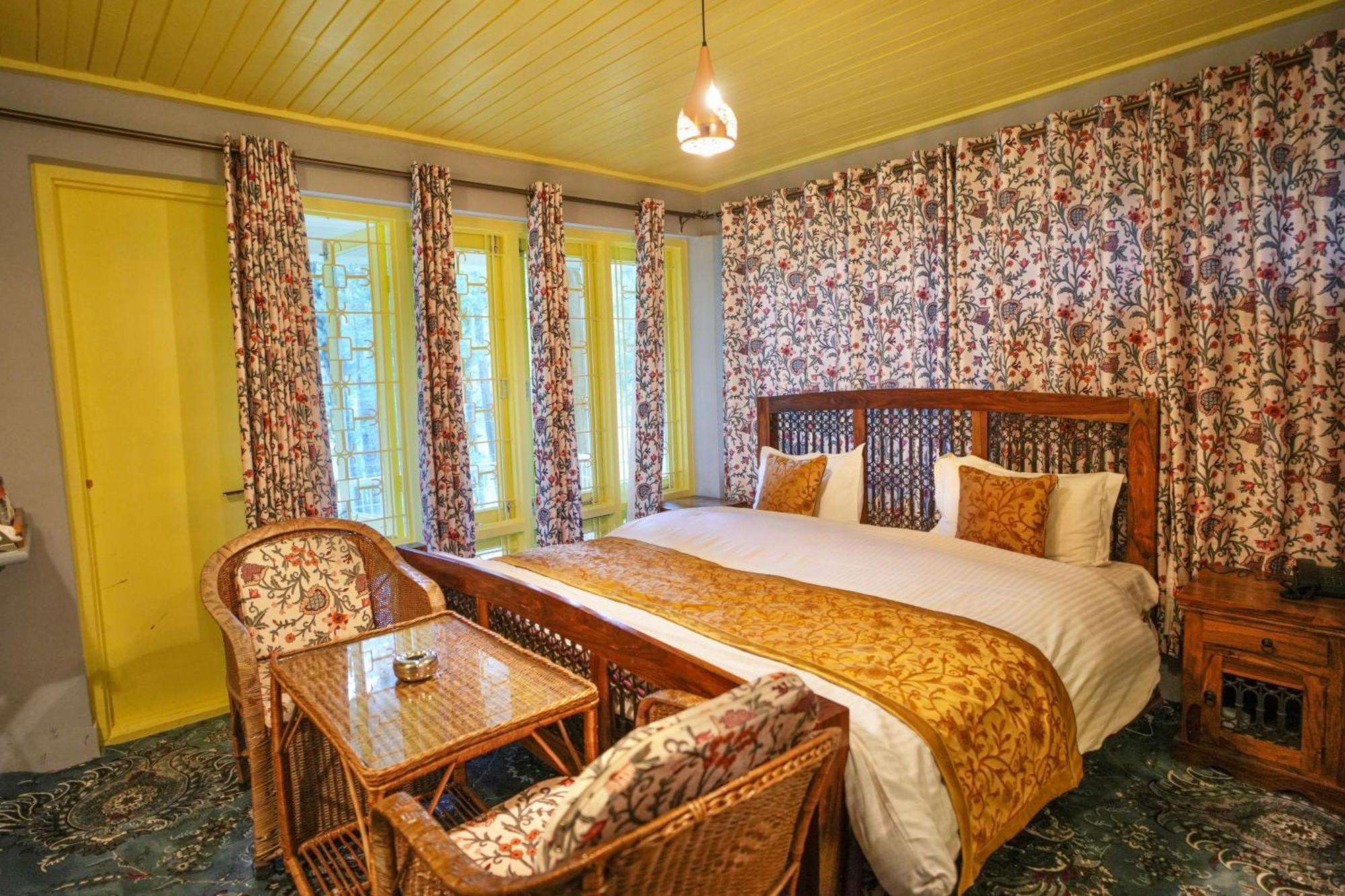 Hotel Little Silver Pahalgam Luaran gambar