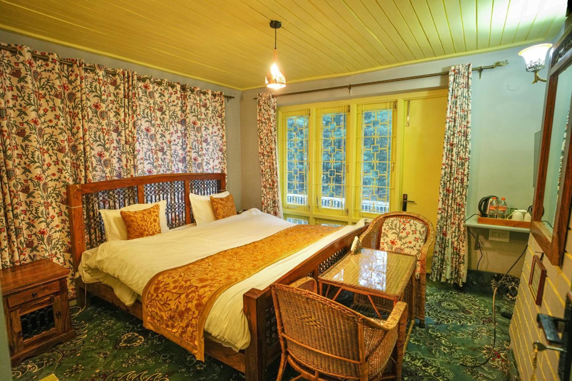 Hotel Little Silver Pahalgam Luaran gambar